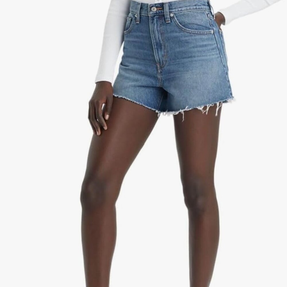Levi's High Waisted Mom Shorts 25